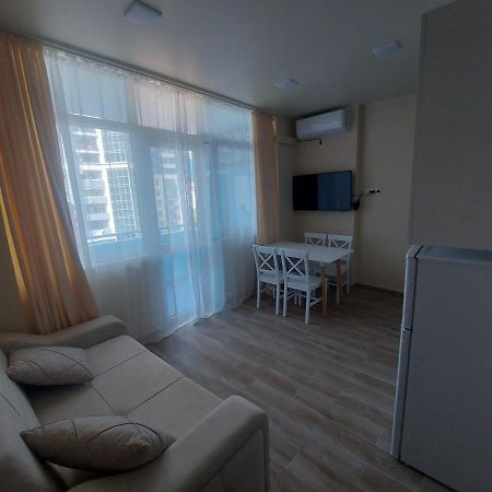 Andrew'S 2 Rooms Apartment In Batumi Ანდრიას 2 Ოთახიანი Აპარტამენტი Ბათუმში Εξωτερικό φωτογραφία